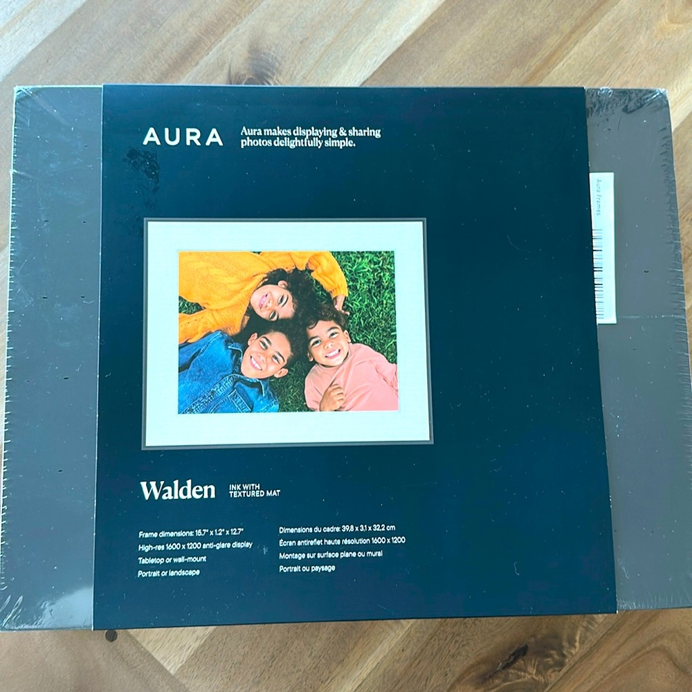 Brand New Aura Frame 15.7” - Digital Picture Frame Walden
